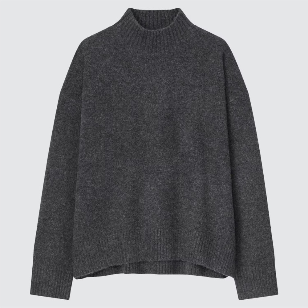 Uniqlo women’s mock neck soufflé yarn sweater